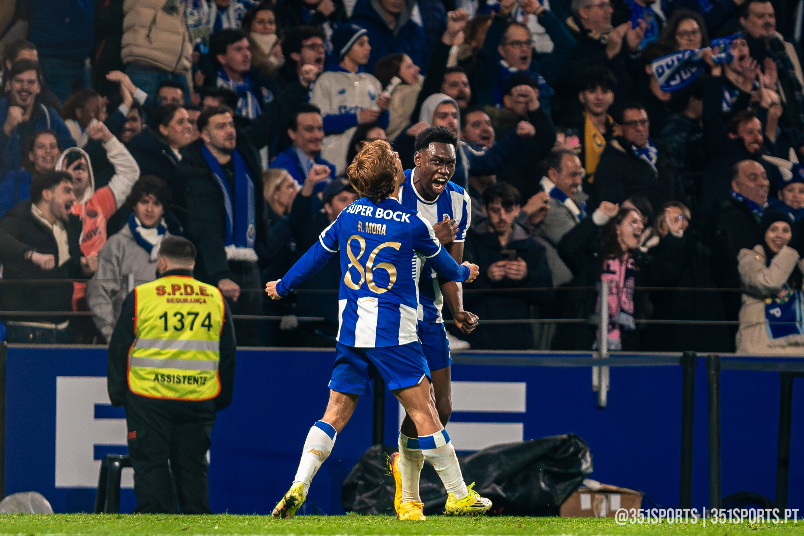 FC Porto vence o Benfica no Dragão e segue em frente na Taça de Portugal