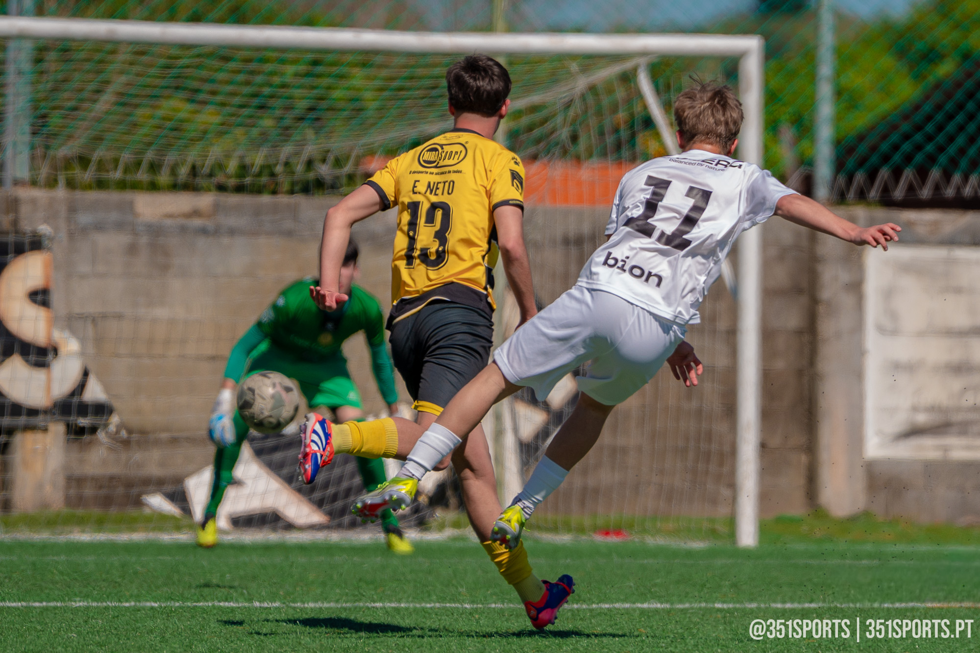 Académica empata com o Beira-Mar num jogo decidido nos descontos nos Sub-17