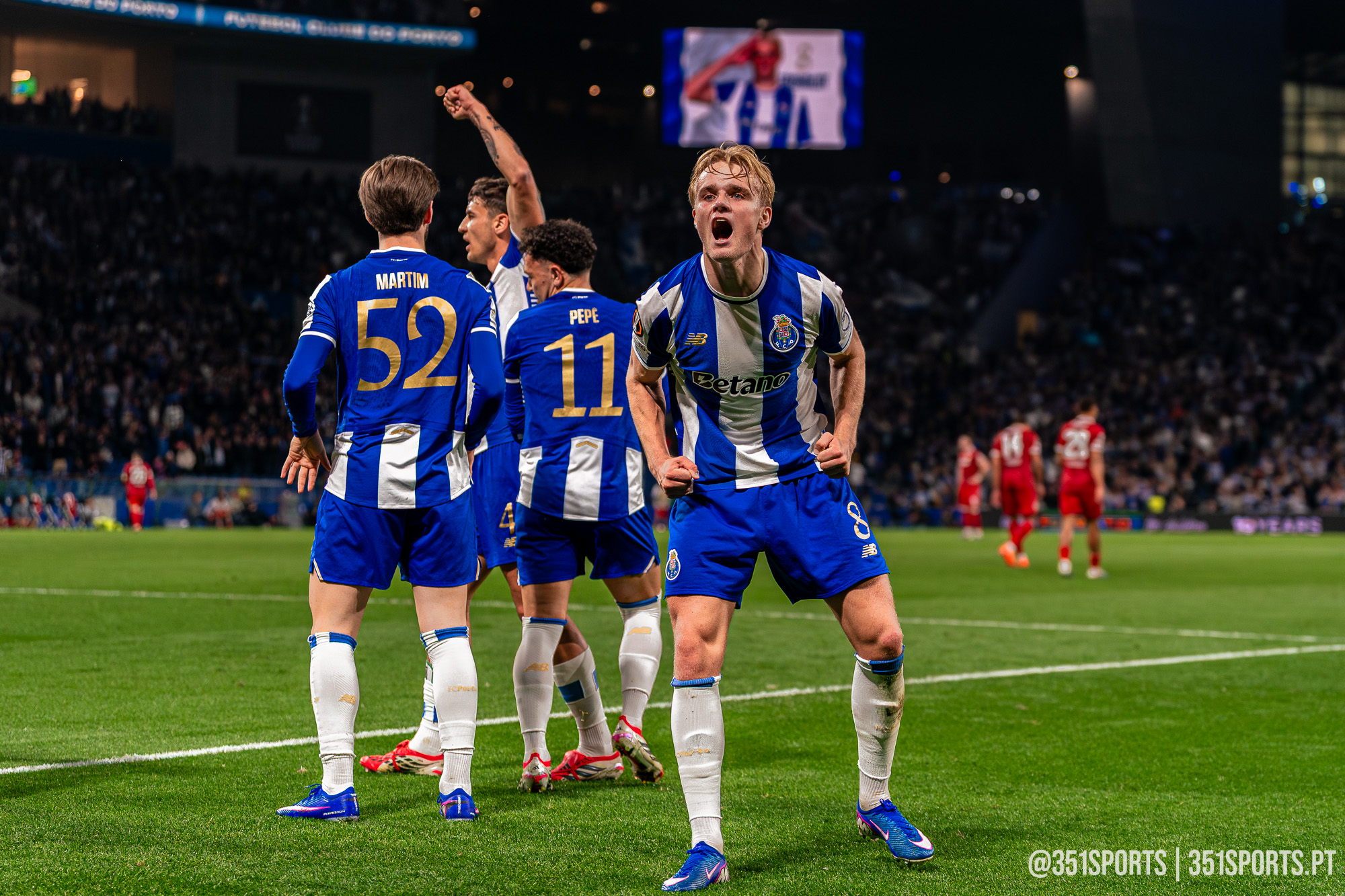 FC Porto vence o Stuttgart no Dragão e segue para os quartos de final da Liga Europa